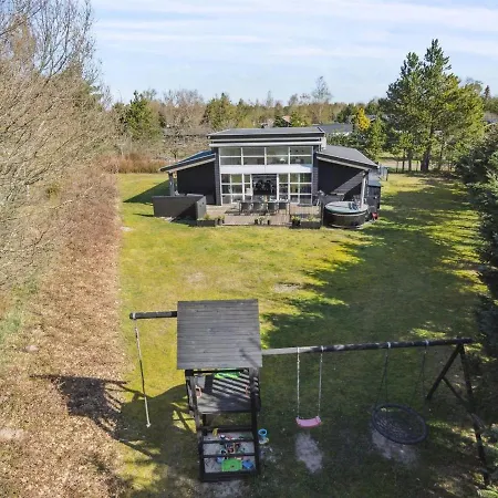 Todor - 1-1km From The Sea In Ne Jutland By Interhome Vakantiehuis *