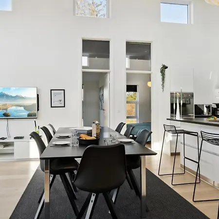 Todor - 1-1km From The Sea By Interhome * Hals