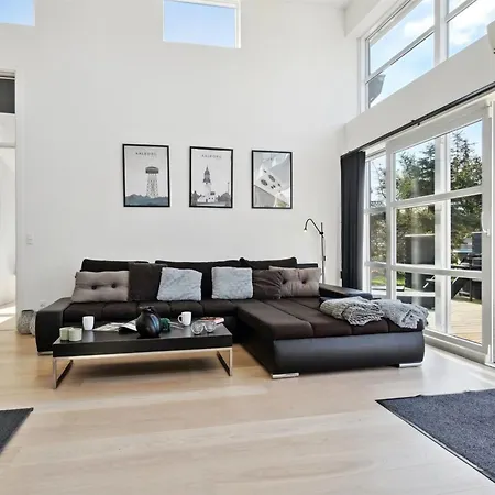 Todor - 1-1km From The Sea By Interhome Hals